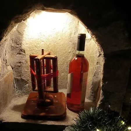 Anneta S Studiobear S Path شقة Sklíthron