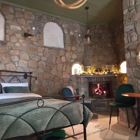 Anneta S Studiobear S Path * Sklíthron