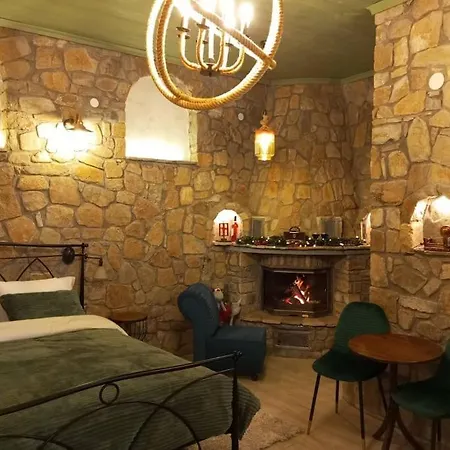 Anneta S Studiobear S Path شقة