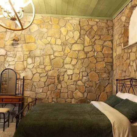 Anneta S Studiobear S Path Appartement Sklíthron