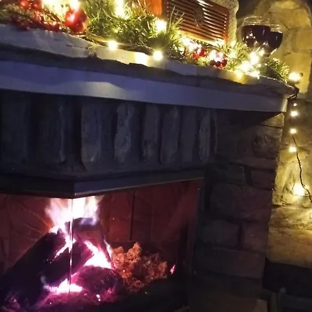 Anneta S Studiobear S Path * Sklíthron