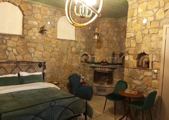 Anneta S Studiobear S Path * Sklíthron