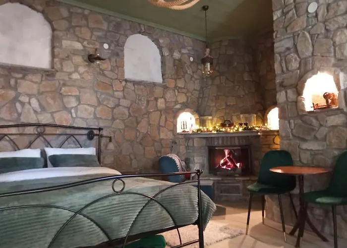 Anneta S Studiobear S Path * Sklíthron