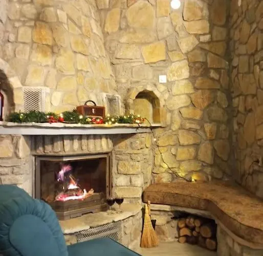 Anneta S Studiobear S Path Sklíthron